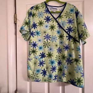 SB scrub  size Large floral print